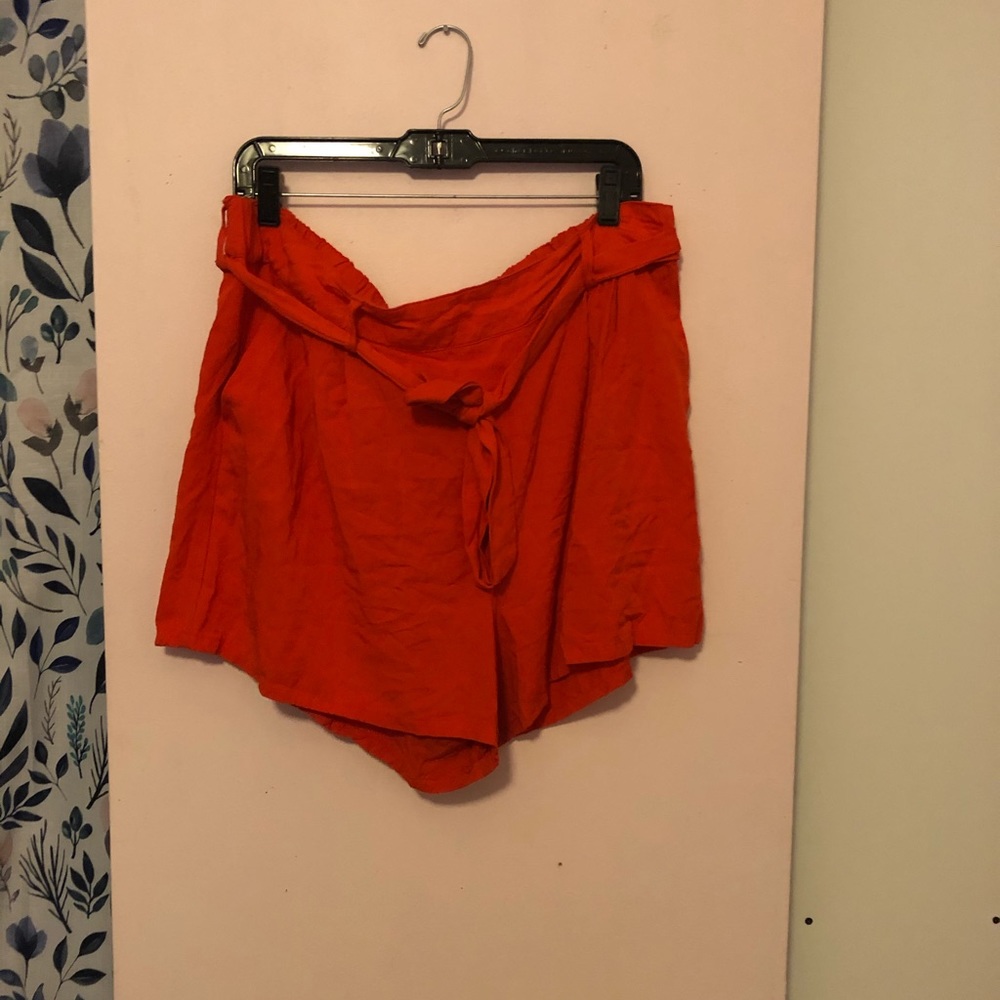 Orange tie waste shorts